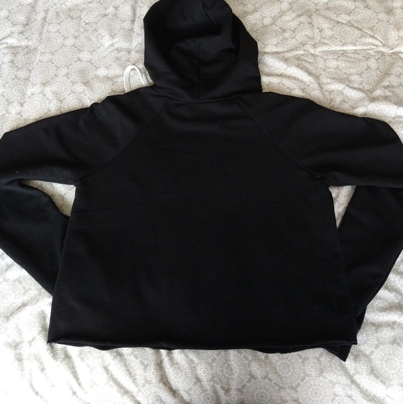 Top - Picture 3 of 4